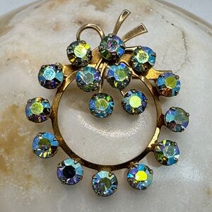 Vintage Aurora Crystal Wreath Brooch - Gold Tone